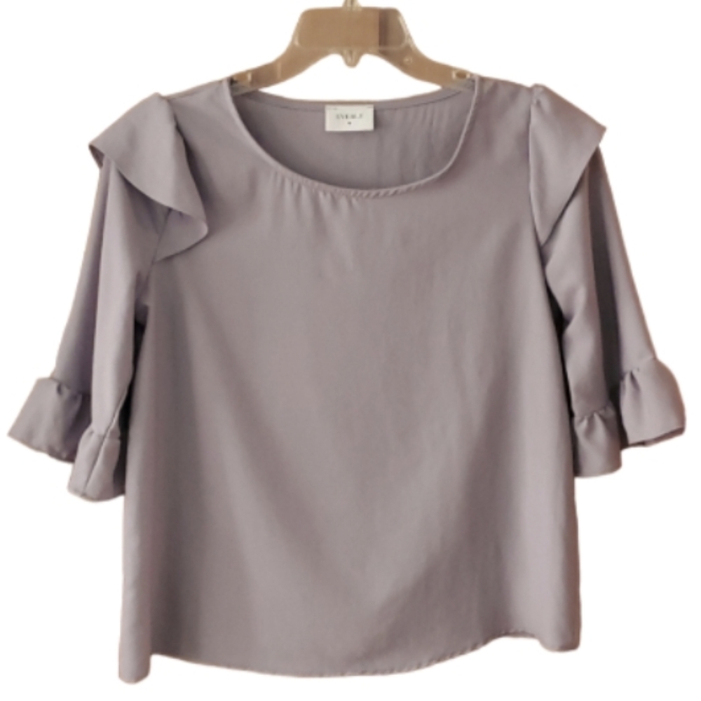 Everly Lightweight Grey Flutter Boho Blouse Size Womans Medium‎